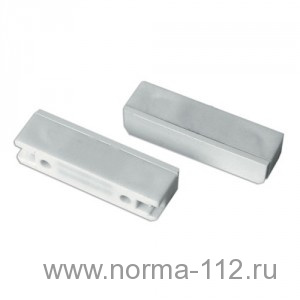 ИО 102-29 Эстет Накладной, с крышкой и встроенной колодкой под винт, 45х13х10мм
